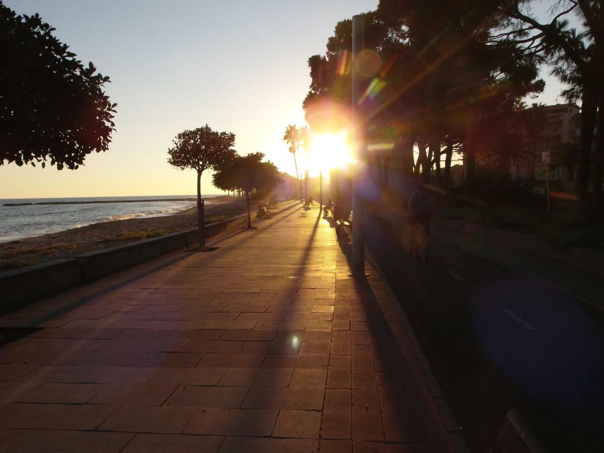 Cozzy Flat In A Quiet And Nice Area / Acogedor Apartamento En Zona Tranquila Y Agradable Leilighet Cambrils Eksteriør bilde